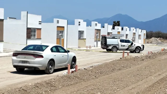 Albañiles descubren a hombre decapitado durante obra en Nuevo León