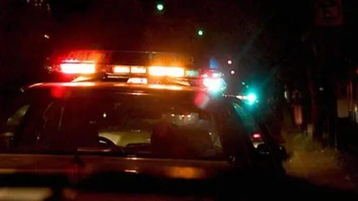 Hombre pierde la vida al interior de una patrulla en Toluca, Edomex