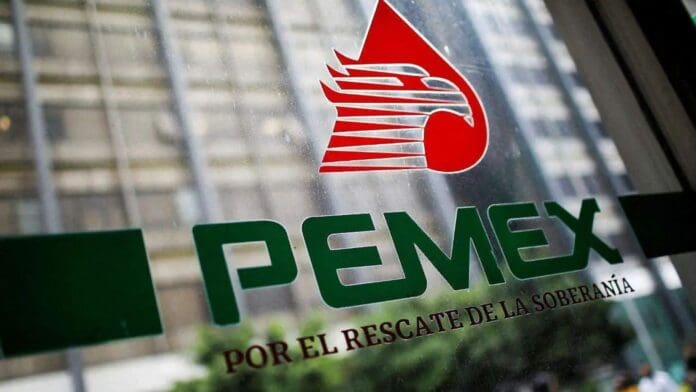 Pemex podría despedir a más de tres mil trabajadores de confianza para reestructurar sus finanzas
