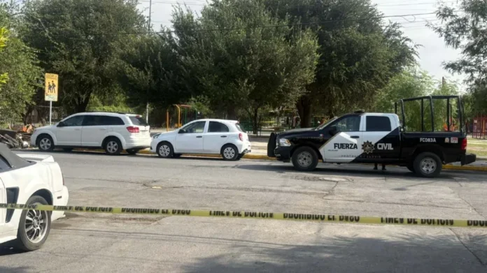 Hallan muerto a hombre cerca de jardín de niños en Monterrey, Nuevo León