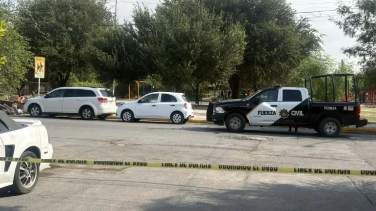 Hallan muerto a hombre cerca de jardín de niños en Monterrey, Nuevo León