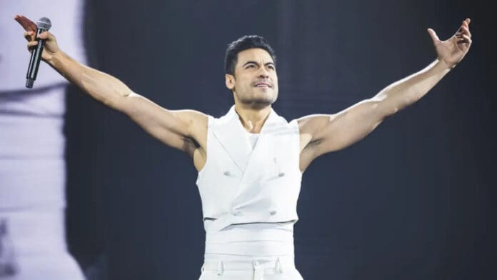 Video: Acusan a Carlos Rivera de homofobia tras negarse a cantar en la boda de dos mujeres