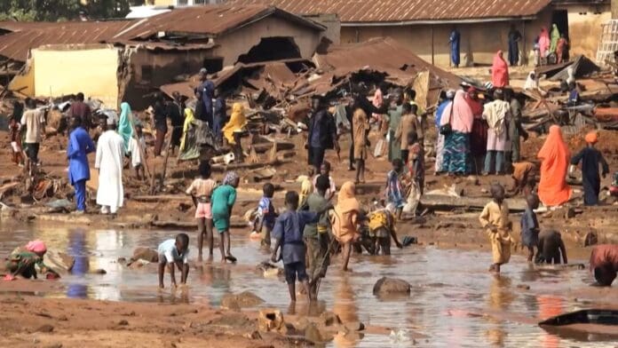 Video: Mueren al menos 150 personas por inundaciones en Nigeria