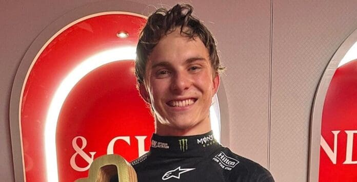 Oscar Piastri gana el Gran Premio de España, sigue de líder del serial; Max Verstappen fue sancionado, acabó décimo.