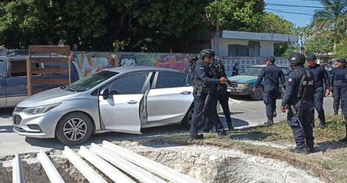Rescatan a dos secuestrados y asesinan a un plagiario en Chetumal; hay tres policías lesionados. Y además un detenido.