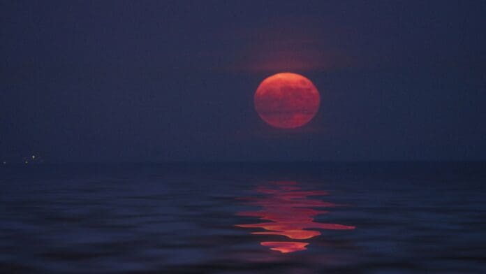 Luna de Fresa iluminará el cielo este junio en México, ¿qué es y cuándo verla?