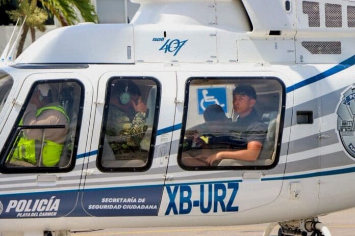 Helicóptero del Gobierno de Estefanía Mercado rescata a dos personas frente a las costas de Punta Allen