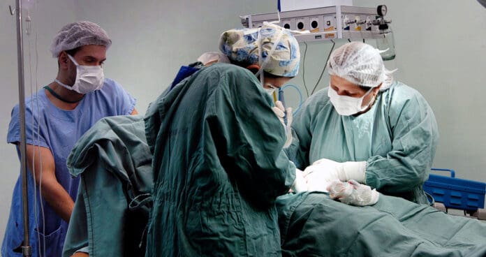 Mujer muere durante cesárea en Michoacán; investigan posible mala praxis