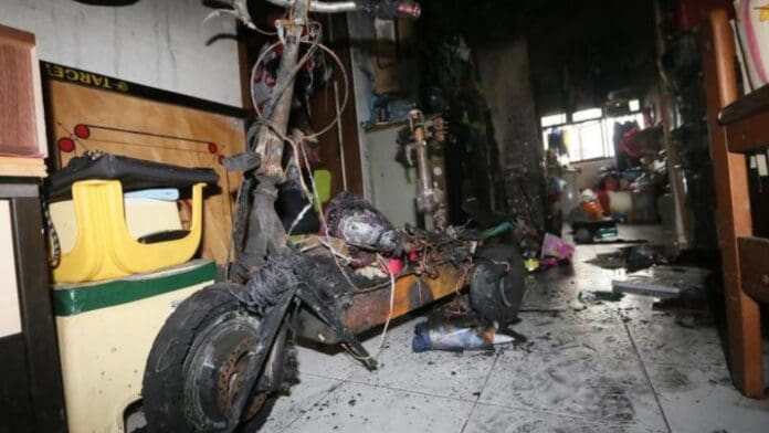 Mueren cuatro personas tras incendio de scooter eléctrico en Francia