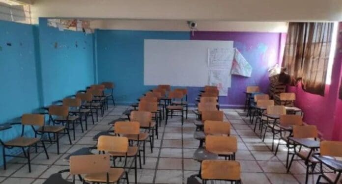 Un profesor de secundaria que abusó de ocho menores ha sido condenado a cuatro años de prisión en Michoacán.
