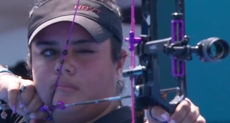 En un gran fin de semana, la mexicana Andrea Becerra gana oro y plata en Copa del Mundo de tiro con arco en Turquía.