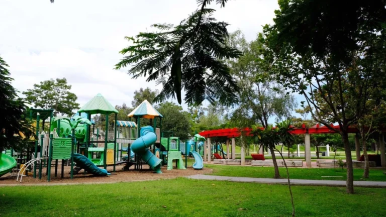 Mujer da a luz en un parque en Tlaquepaque, Jalisco; confirman la muerte del bebé