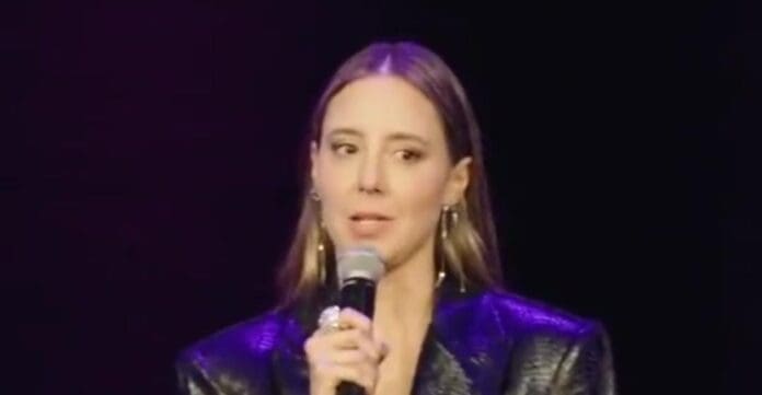 Españoles se indignan con Sofía Niño de Rivera por hacer chistes sobre ellos. Y en redes otros mexicanos se ríen de los europeos.