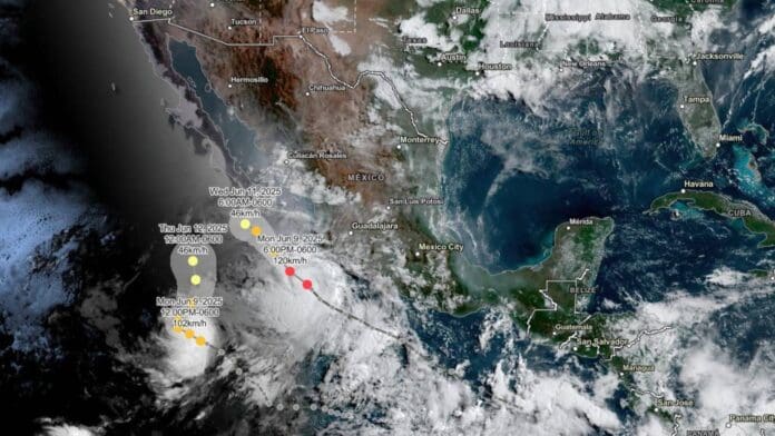 El huracán Bárbara se debilita y ahora es tormenta tropical