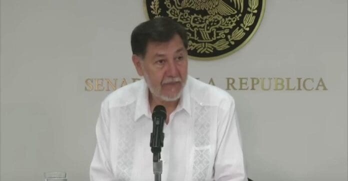 Fernández Noroña se burla de impuesto a remesas y senador de Estados Unidos propone que se aumente. Piden destitución del morenista.