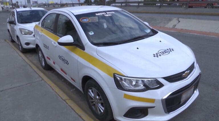 Taxista roba a hombre que dormía en una calle en Saltillo, Coahuila