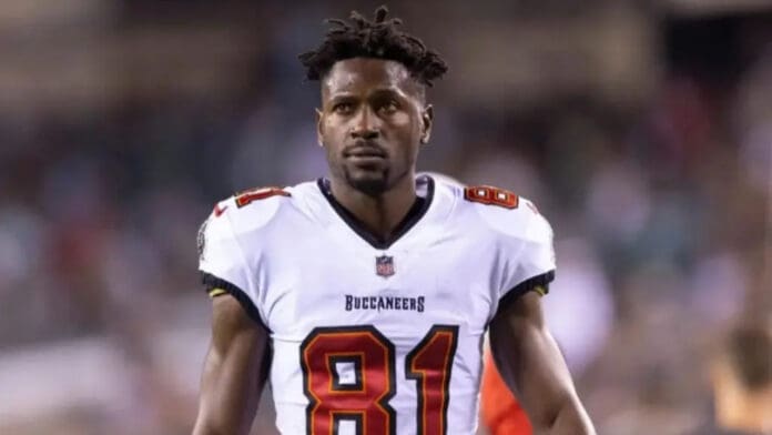Exestrella de la NFL, Antonio Brown, es buscado por intento de asesinato en Estados Unidos