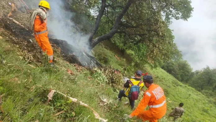 Mueren siete personas tras estrellarse helicóptero en India