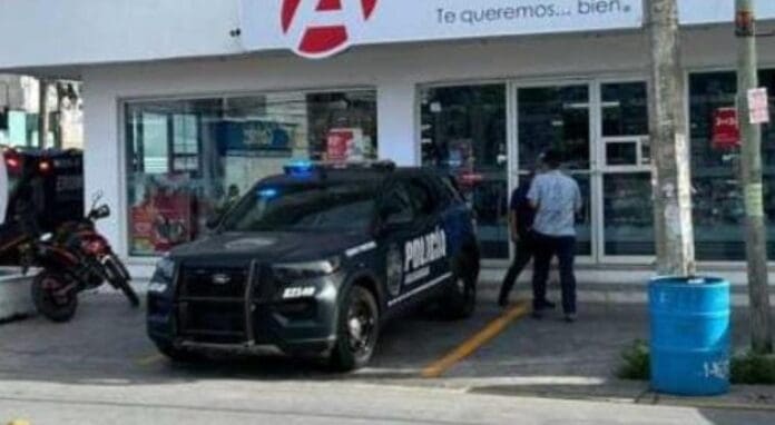 Hallan sin vida a un adulto mayor extranjero en un deparmento en Playa del Carmen. Fue el administrador quien lo encontró.