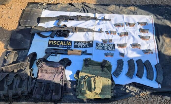 Denuncian hallazgo de campo de adiestramiento del crimen organizado en Uruapan, Michoacán