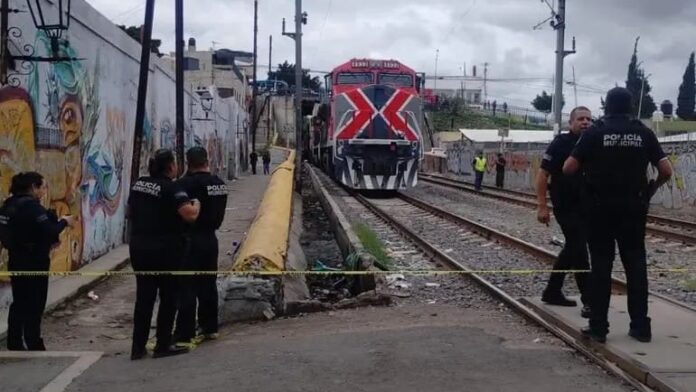 Tren arrolla a policías durante patrullaje en Querétaro; uno muere y el otro sufre amputación de extremidades