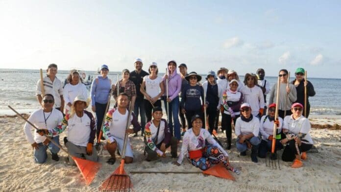 Amexme y el DIF responden al llamado del gobierno de Estefanía Mercado y se suman con todo al #RetoSargazo en Playa Pelícanos y Fundadores