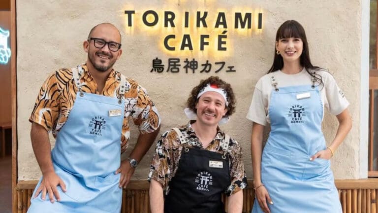 Youtuber mexicano Luisito Comunica abrió una cafetería japonesa en la CDMX