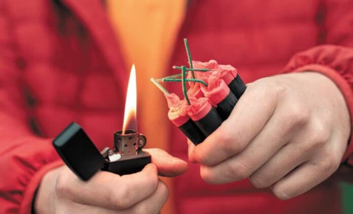 Menor pierde dos dedos tras explotarle un cohete en Zapopan, Jalisco