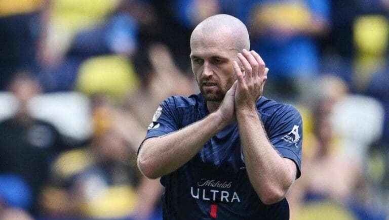 Conoce a Christian Gray, el maestro de secundaria que eliminó a Boca Juniors del Mundial de Clubes con su gol.