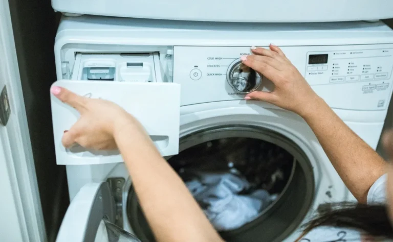 Muere menor electrocutada tras manipular una lavadora en Bolivia