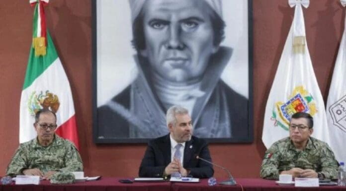 El arzobispo de Michoacán propuso un diálogo con grupos criminales para lograr la paz, gobernador lo rechaza.