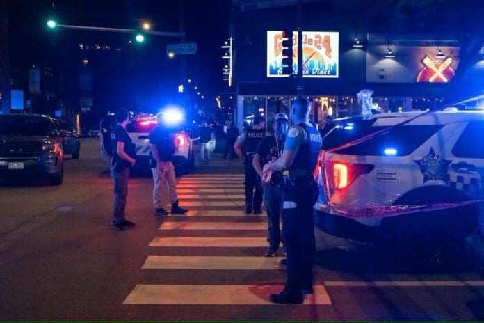 Video: Balacera deja al menos cuatro muertos y 14 heridos en bar de Chicago, Estados Unidos