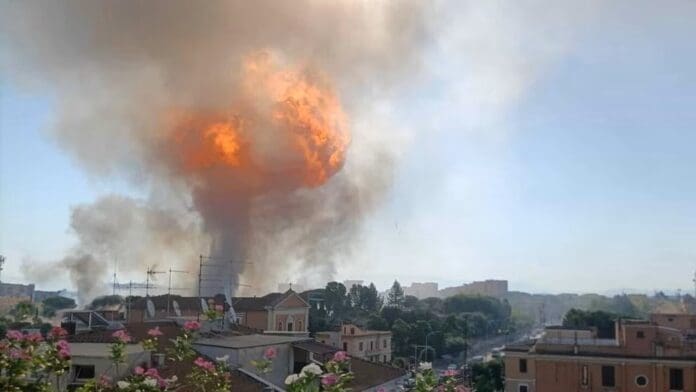 Video: Explosión en una gasolinera deja al menos 40 personas heridas en Roma