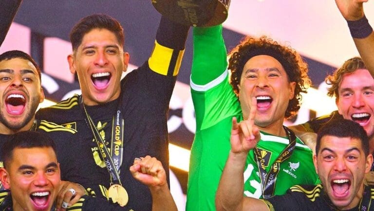 México vence 2-1 a los Estados Unidos y gana la Copa Oro;. El delantero Raúl Jiménez dedicó gol a Diogo Jota.