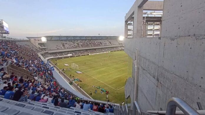 Exhiben graves errores de diseño tras remodelación del estadio Luis “Pirata” Fuente en Veracruz