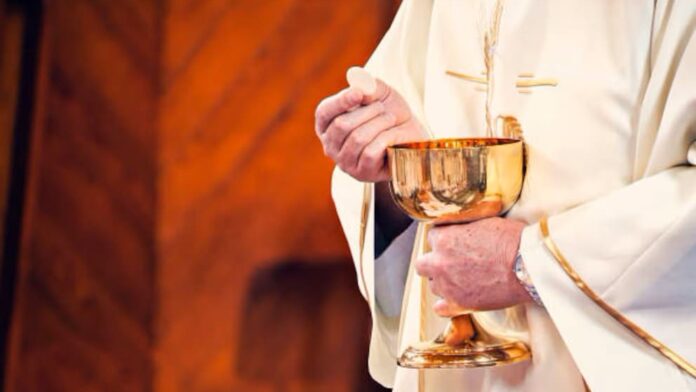 Cae sacerdote desde el campanario de una iglesia en la alcaldía Cuauhtémoc, CDMX