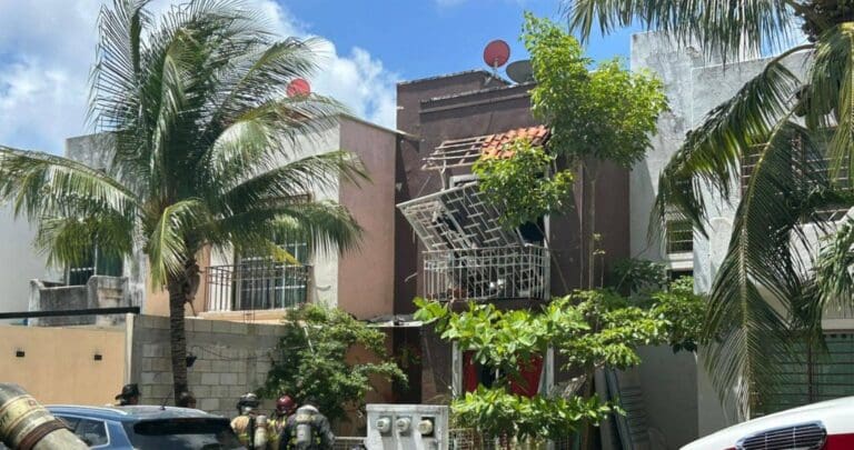Hay dos heridos tras estallar tanque de gas en Playa del Carmen; uno tuvo quemaduras de tercer grado