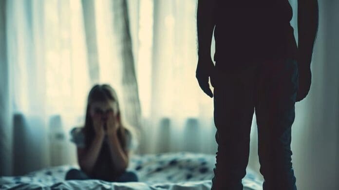 Video: Madre pierde el control y agrede a su hija en calles de la Gustavo A. Madero, CDMX