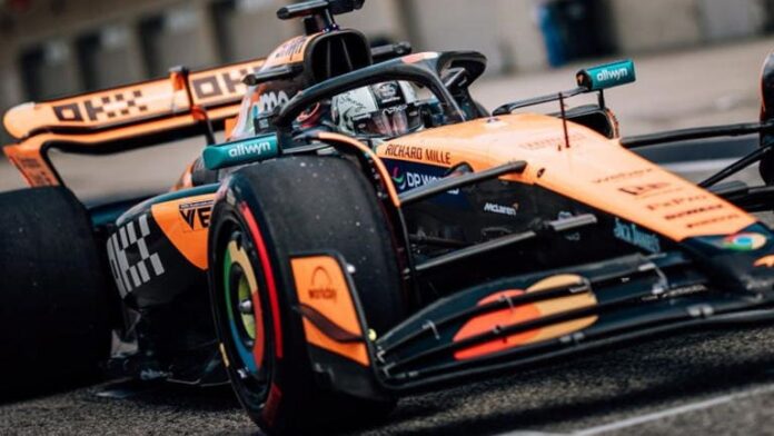 Video: Brad Pitt cumple su sueño de conducir un auto de F1 de la mano de McLaren