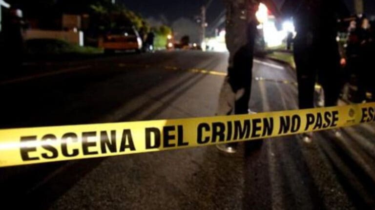 Padre e hijo mueren tras ser acribillados en su auto en Culiacán, Sinaloa