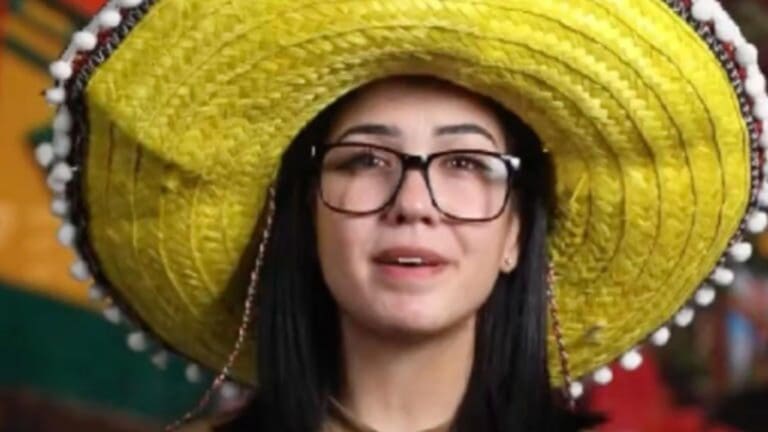 Video: Mujer con sombrero mexicano invita a extranjeros a sumarse al ejército de Ucrania y pelear contra Rusia