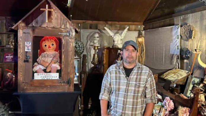 Muere investigador paranormal durante gira con la muñeca Annabelle en Estados Unidos
