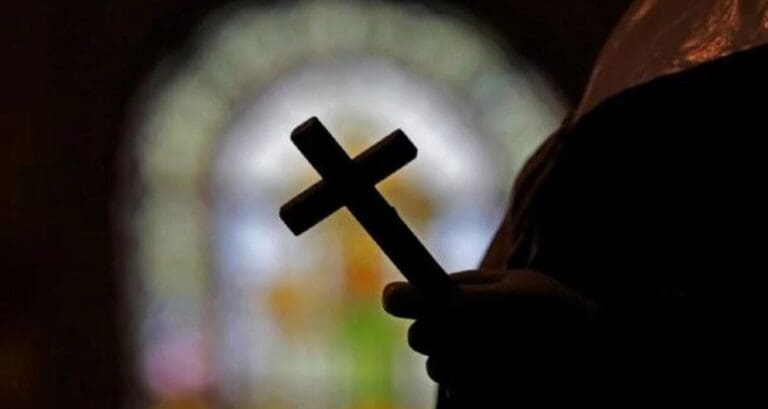 Capacitan a sacerdotes de Jalisco, Michoacán y Cdmx para que aprendan a negociar con el crimen organizado.