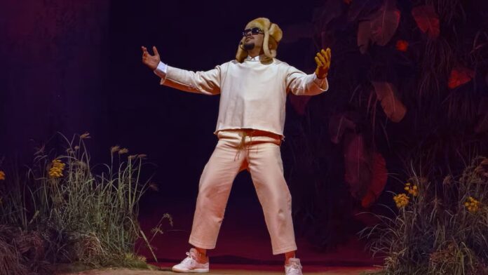 Video: PETA denuncia el uso de gallinas en el concierto de Bad Bunny en Puerto Rico