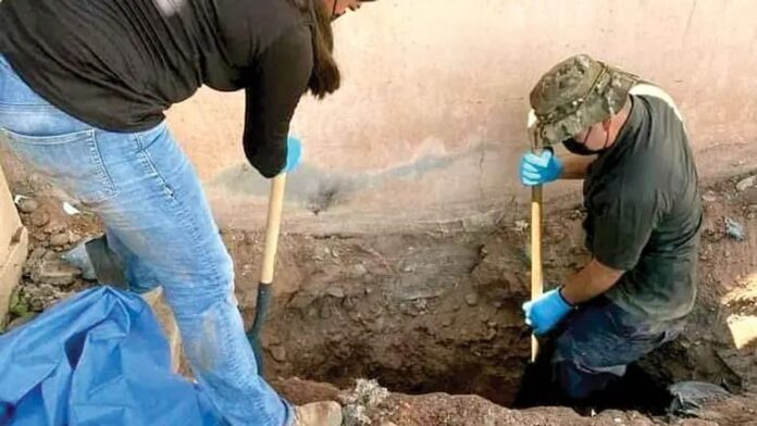 Encuentran tres cuerpos en fosa clandestina dentro de un casa en Cajeme, Sonora
