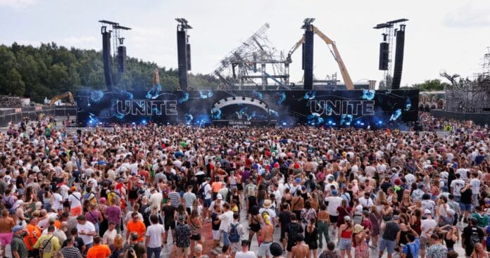 Muere una mujer de Canadá durante el festival electrónico Tomorrowland 2025