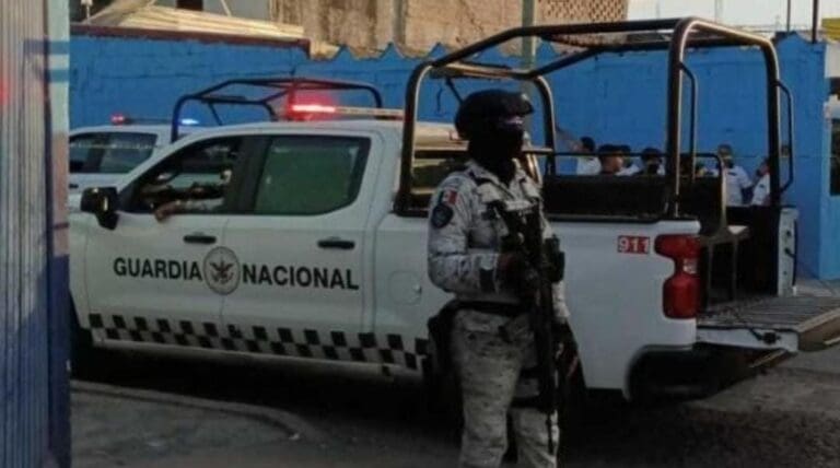 Sujetos originarios de Cuba denuncian que escaparon de una casa de seguridad en Cancún. Dijeron que había más retenidos.