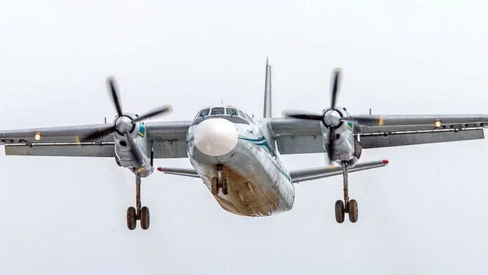 Video: Se estrella un avión comercial con 49 personas a bordo en Rusia
