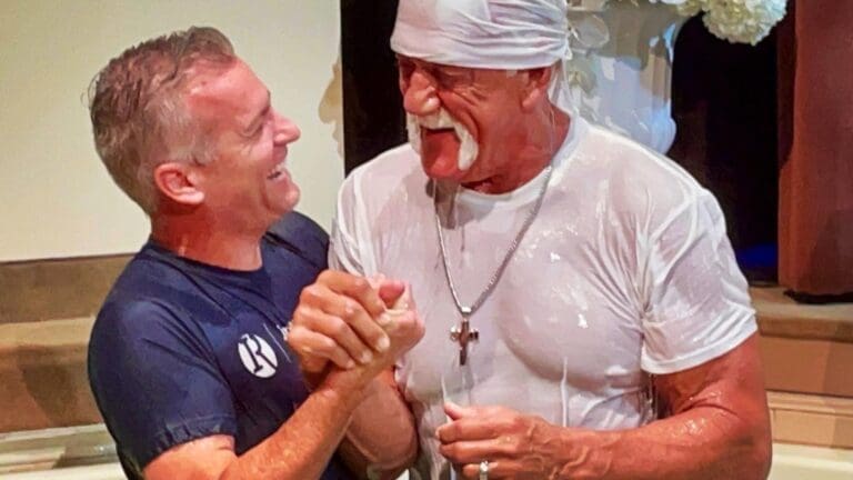 Hulk Hogan se convirtió al cristianismo en sus últimos años de vida; así fue su bautizo