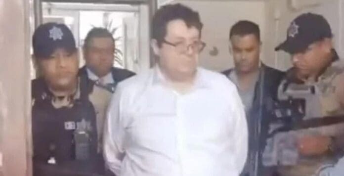 Detienen a abogado que tramitó amparos contra la Ley Censura en Puebla. La familia acusa diversas irregularidades.